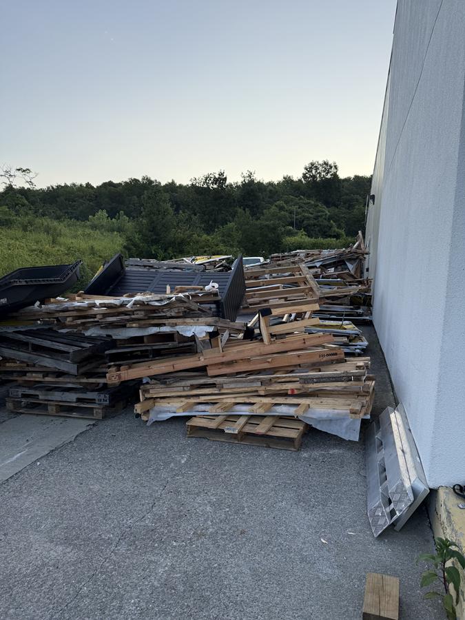 Wood and Wood Pallet Removal in South Huntsville, AL