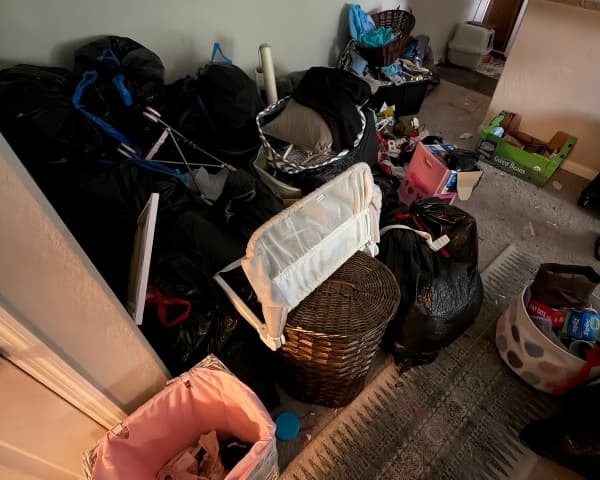 Hoarding Cleanouts Service Image
